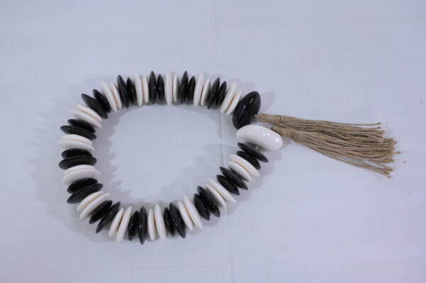 Black & White Round Beads Necklace