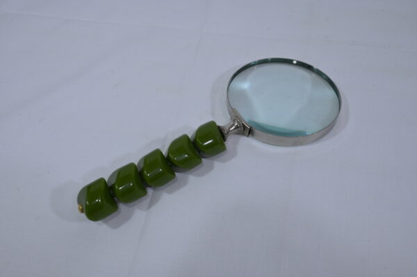 Multi-Color Resin Bead Style Magnifier