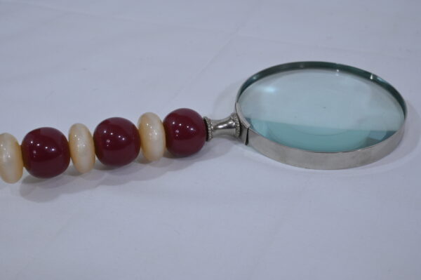 Multi-Color Resin Bead Style Magnifier