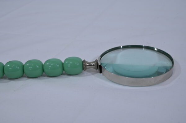 Multi-Color Resin Bead Style Magnifier