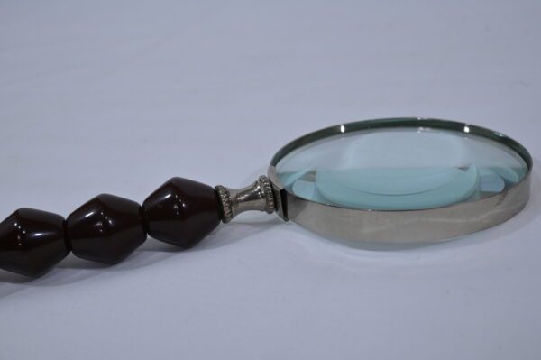 Multi-Color Resin Bead Style Magnifier