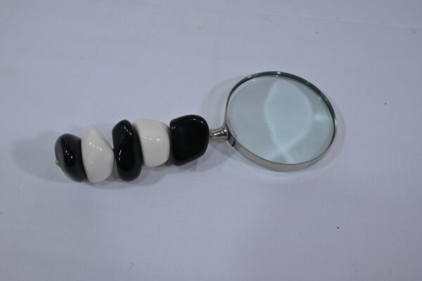 Black & White Bead Style Square Magnifier