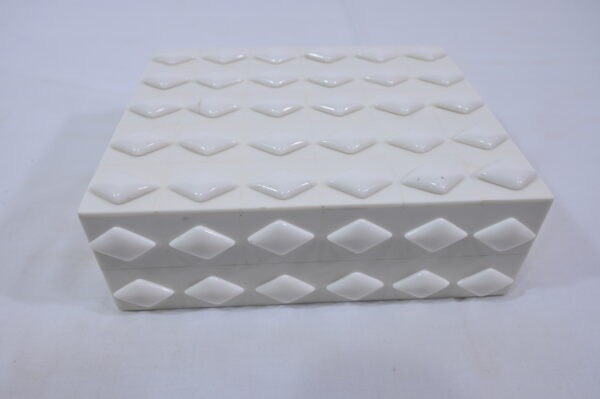 White Natural Triangle Texture Inlay Wooden Box