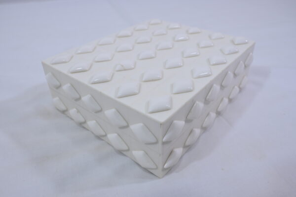 White Natural Triangle Texture Inlay Wooden Box